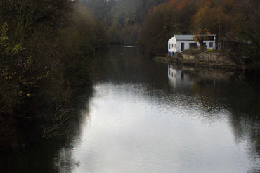 au bord de l'eau