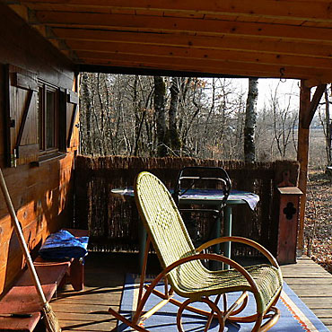 la cabane de lilas sous la neige