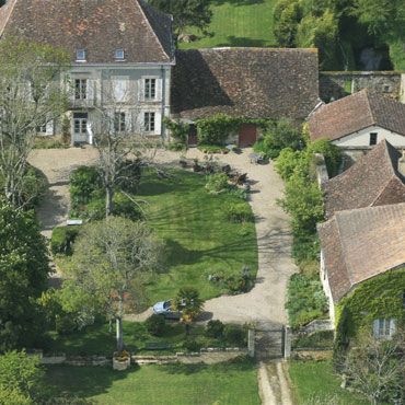 Vue aérienne de la maison et de la cour